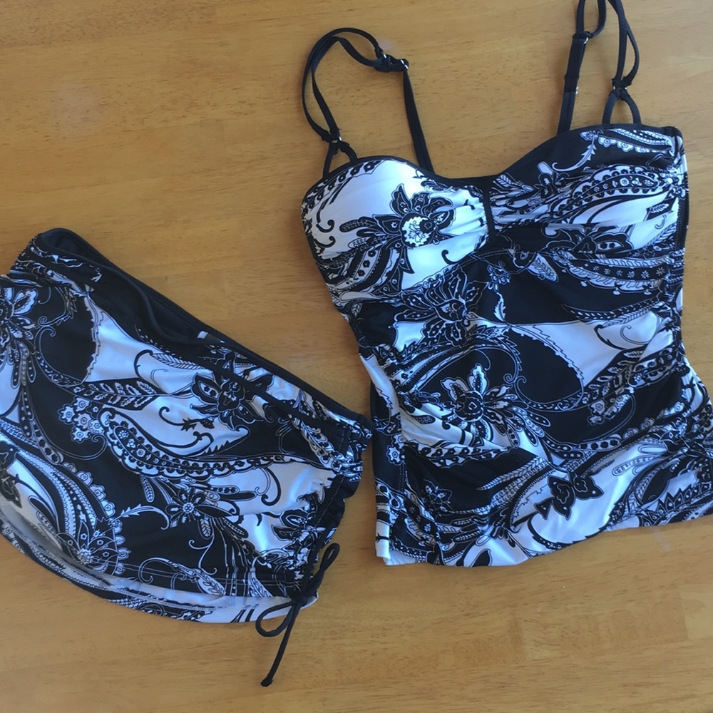 Tommy Bahama 2 piece swimsuit size small